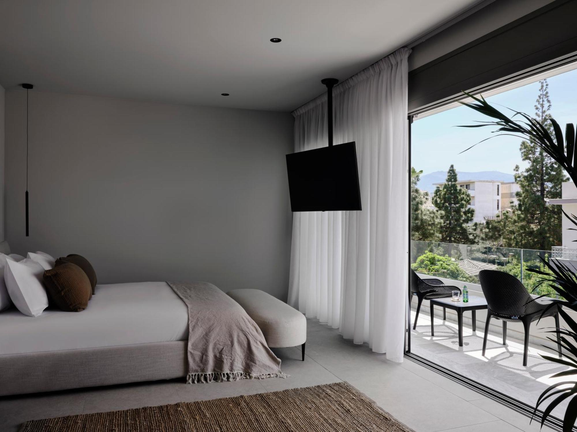 Bond Smart Living Suites Athens Exterior photo