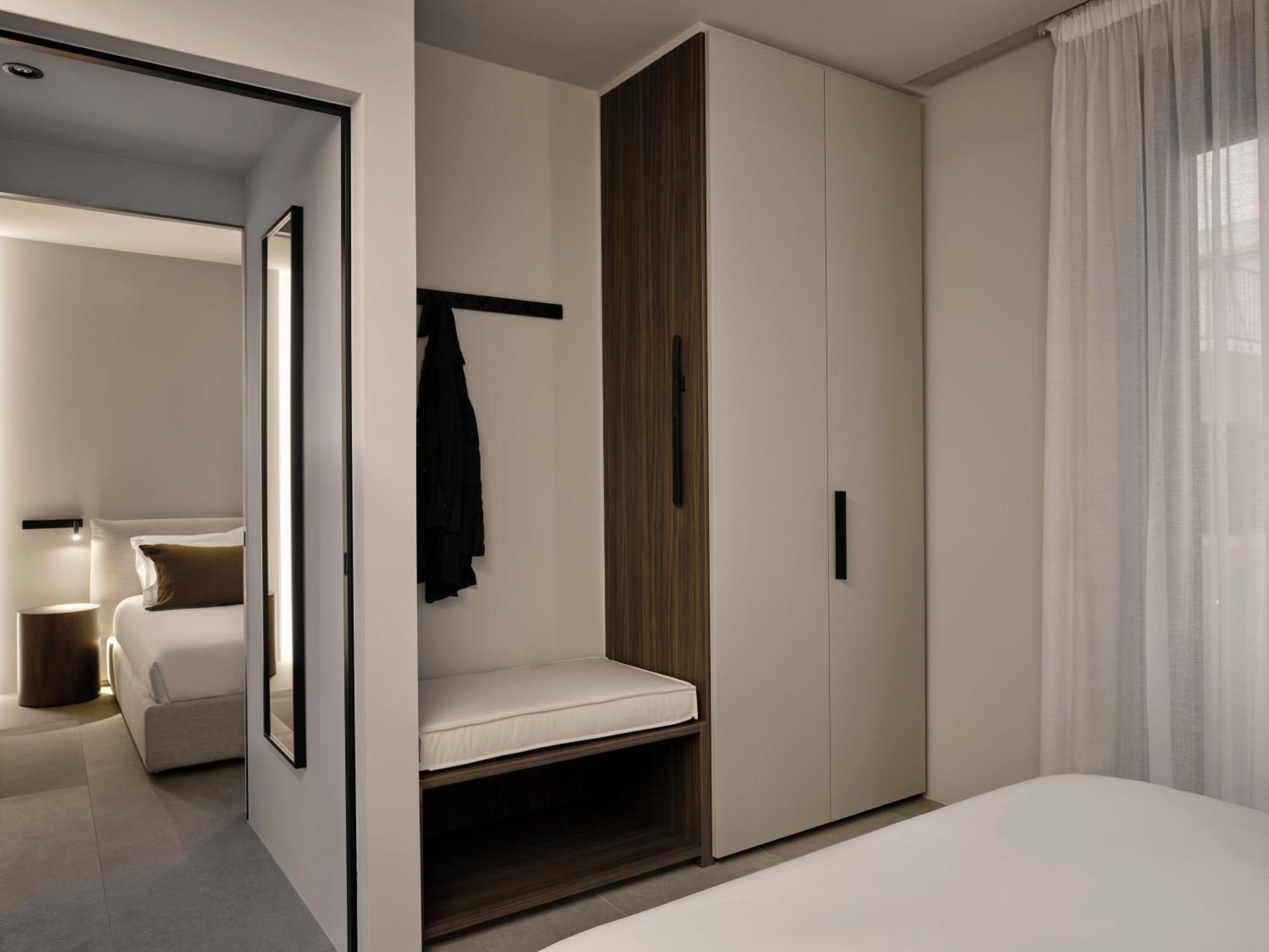 Bond Smart Living Suites Athens Exterior photo