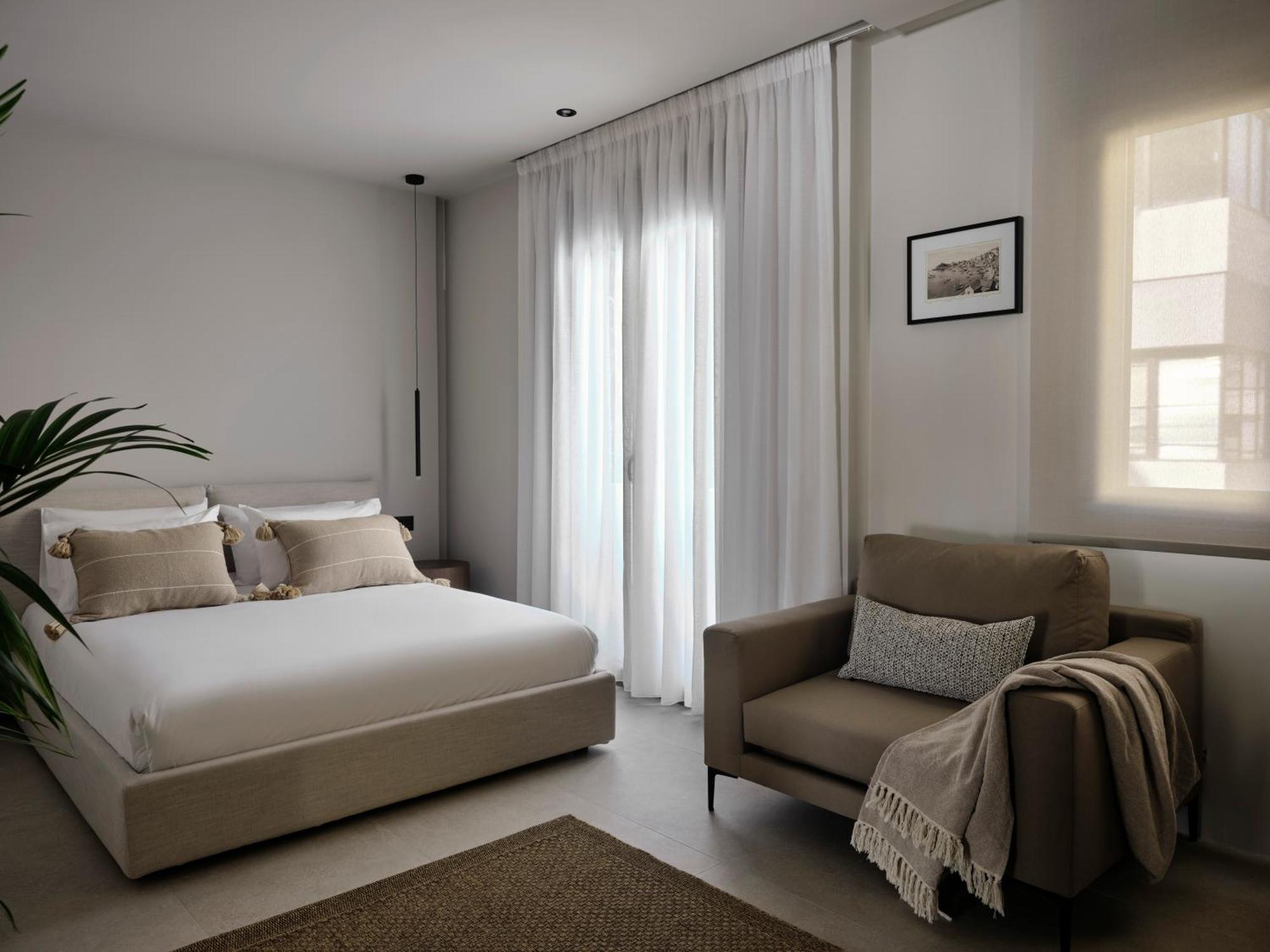 Bond Smart Living Suites Athens Exterior photo
